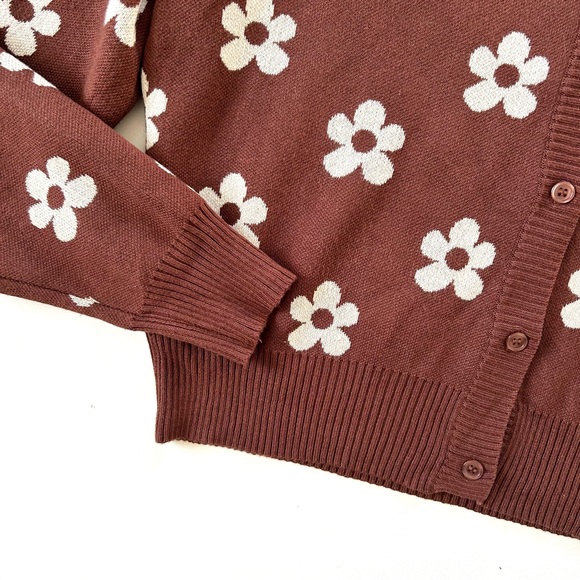 Almost Famous Retro Mod Brown & White Daisy Floral Collared Cardigan Sweater - Picture 3 of 6